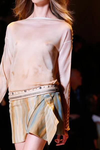 Look 18